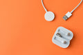 Base di Ricarica Wireless 3-in-1 per Smartphone, Smartwatch e Auricolari